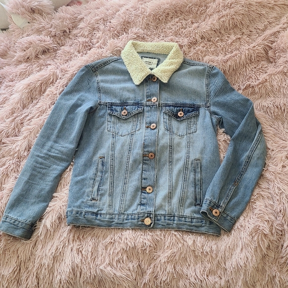 S Forever 21 Jean Jacket with faux fur trim - Picture 8 of 14